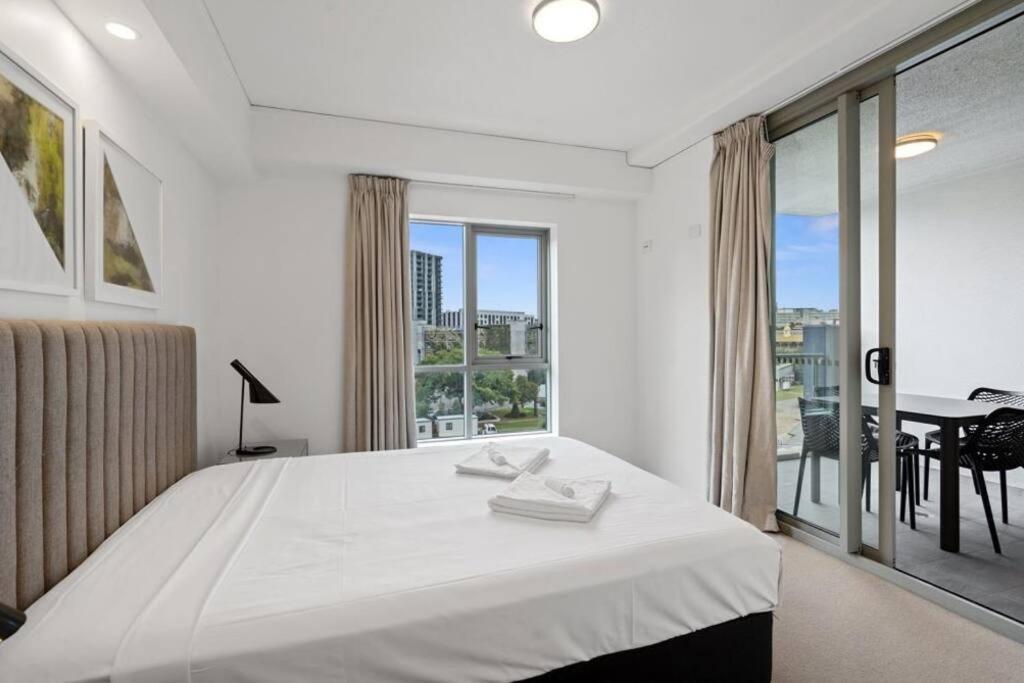 Lovely 2- Bedroom Rental Unit With Free Parking Brisbane Exterior photo