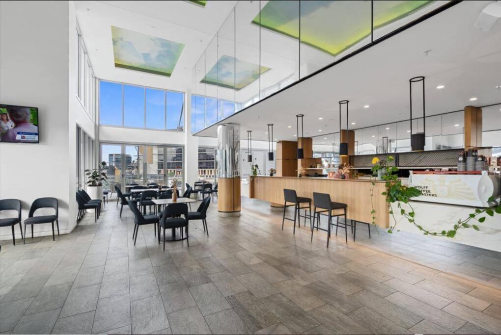 Lovely 2- Bedroom Rental Unit With Free Parking Brisbane Exterior photo